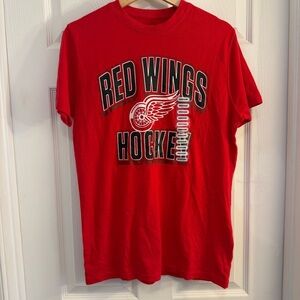 NWT Detroit Red Wings Official NHL Logo T-Shirt